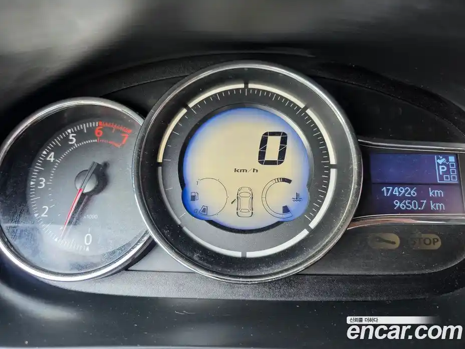 Renault SM3 2013 1.6 гидро в Москве № 186523, фото 12