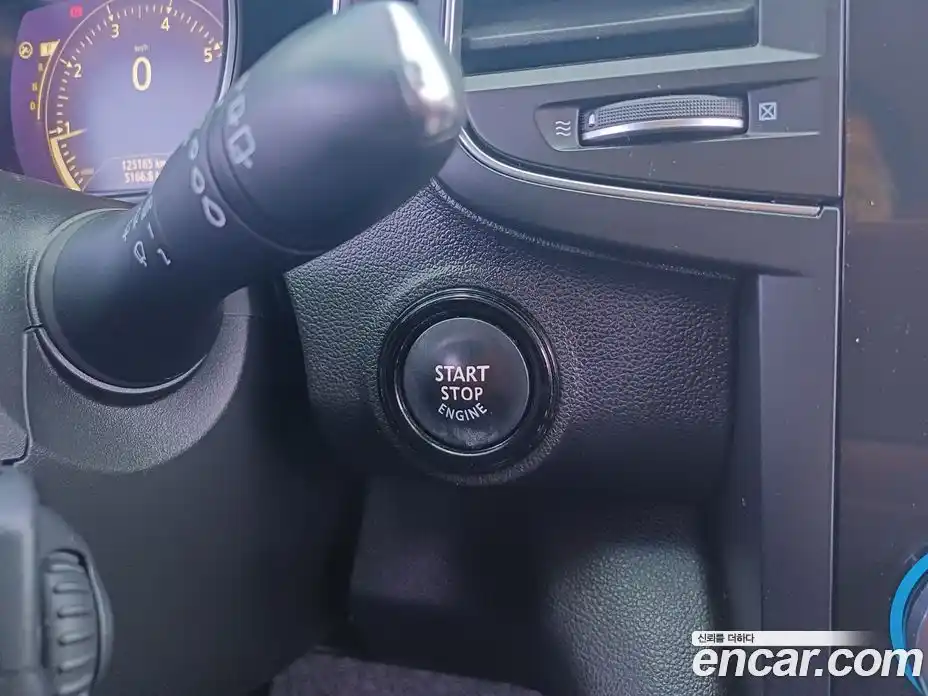 Renault QM6 2018 2.0 гидро в Москве № 209994, фото 12