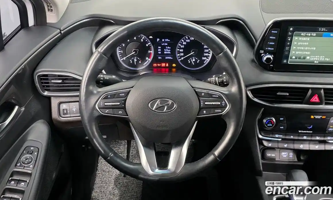 Hyundai Santa Fe 2019 2.0 Автомат в Москве № 926715, фото 13