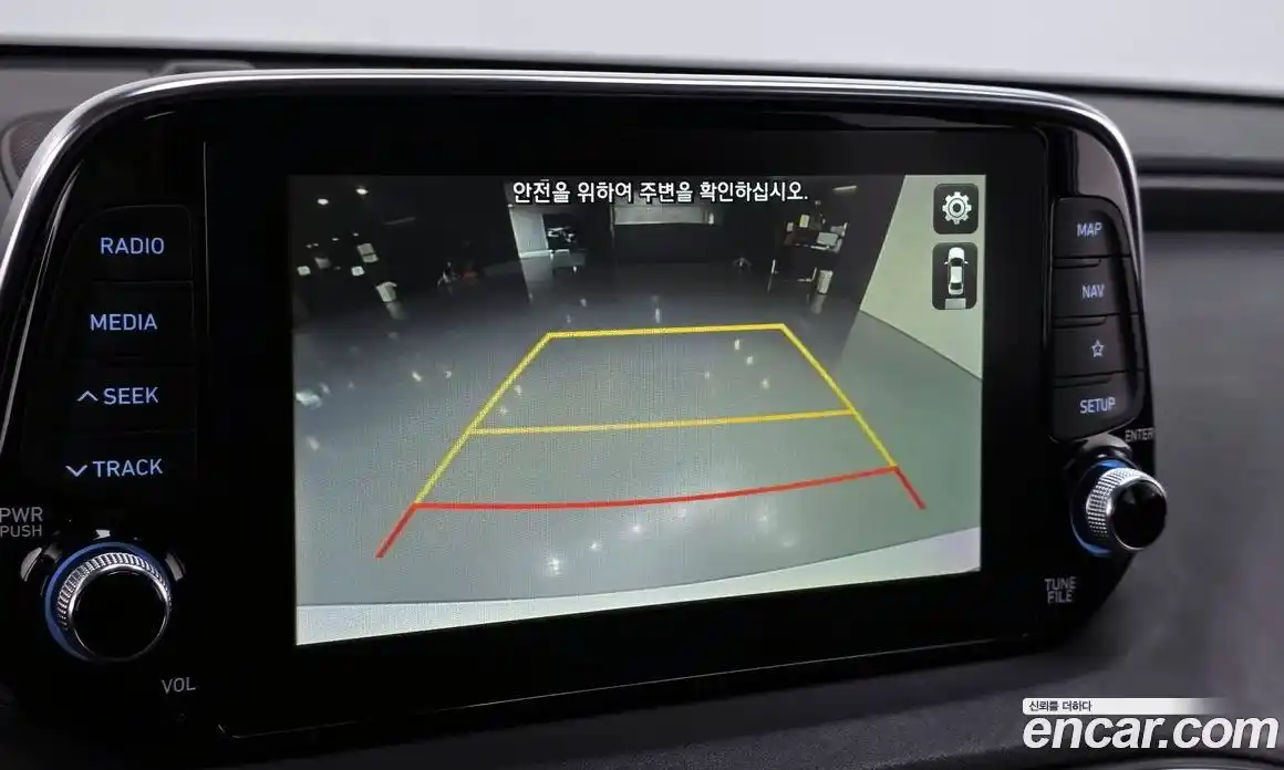 Hyundai Santa Fe 2019 2.0 Автомат в Москве № 926715, фото 15