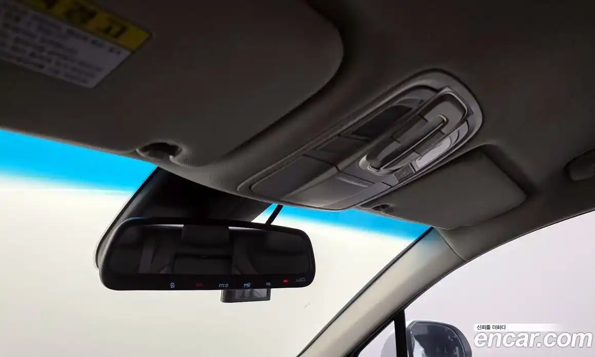 Hyundai Santa Fe 2019 2.0 Автомат в Москве № 926715, фото 19