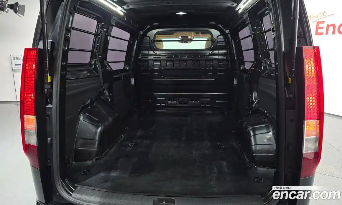 Hyundai Staria 2021 2.2 Автомат в Москве № 926950, фото 19