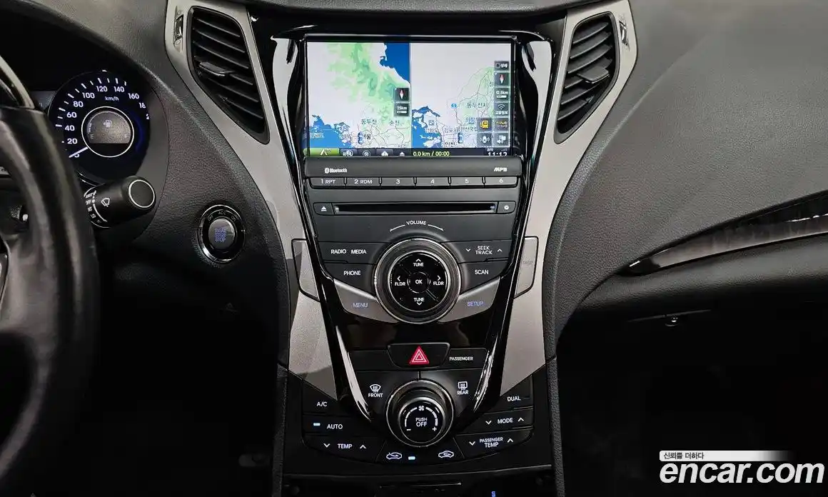 Hyundai Grandeur 2014 2.4 Автомат в Москве № 927048, фото 13