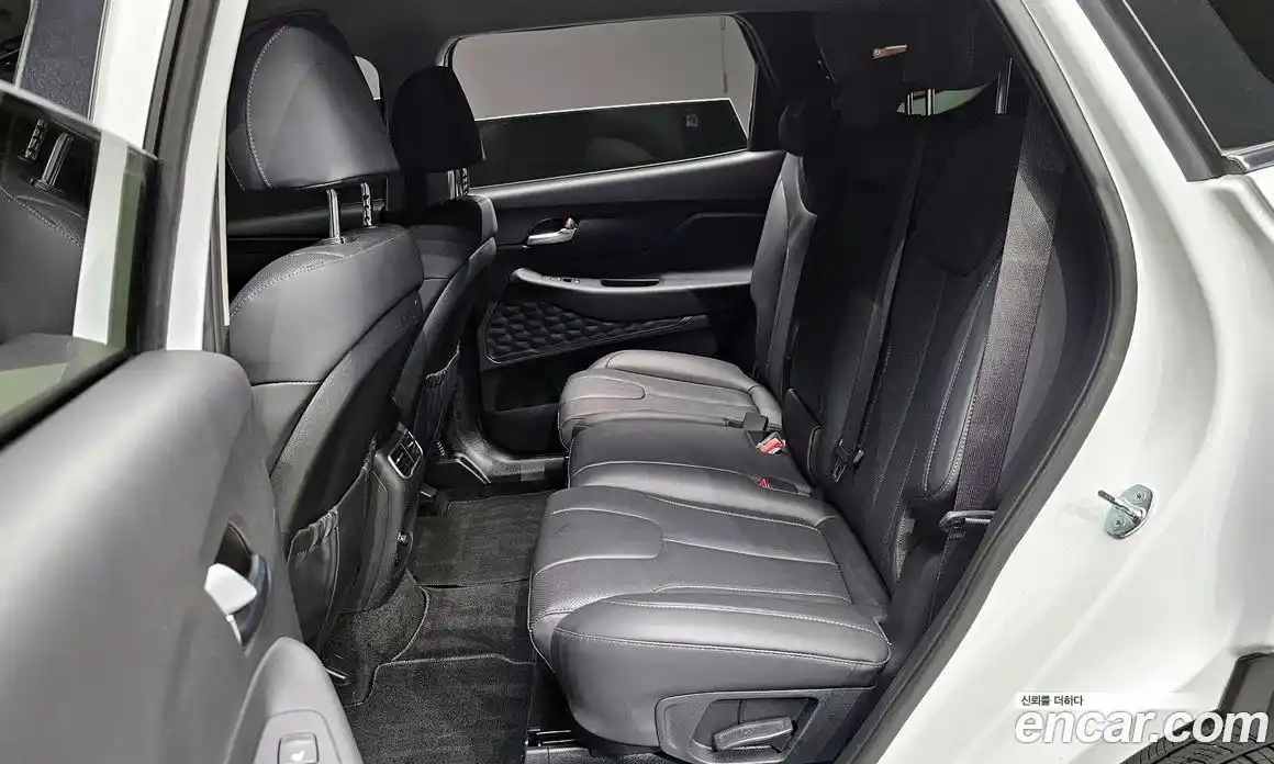 Hyundai Santa Fe 2023 2.2 Автомат в Москве № 927528, фото 12