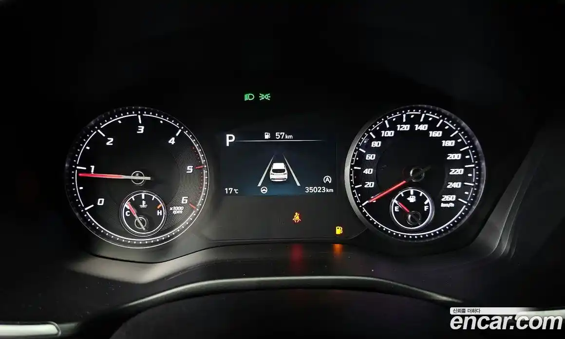 Hyundai Santa Fe 2023 2.2 Автомат в Москве № 927528, фото 8