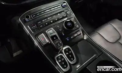 Hyundai Santa Fe 2023 2.2 Автомат в Москве № 927528, миниатюра 9