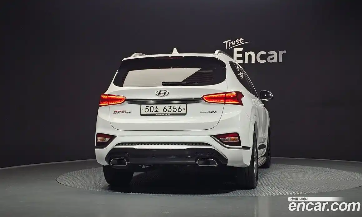 Hyundai Santa Fe 2018 2.2 Автомат в Москве № 928158, фото 4