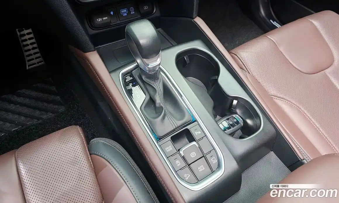 Hyundai Santa Fe 2018 2.2 Автомат в Москве № 928158, фото 9