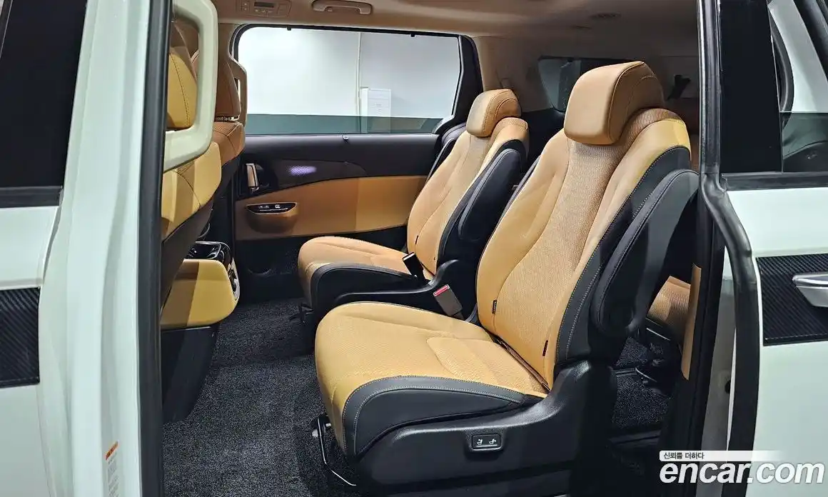 Kia Canival 2023 3.5 Автомат в Москве № 928888, фото 12