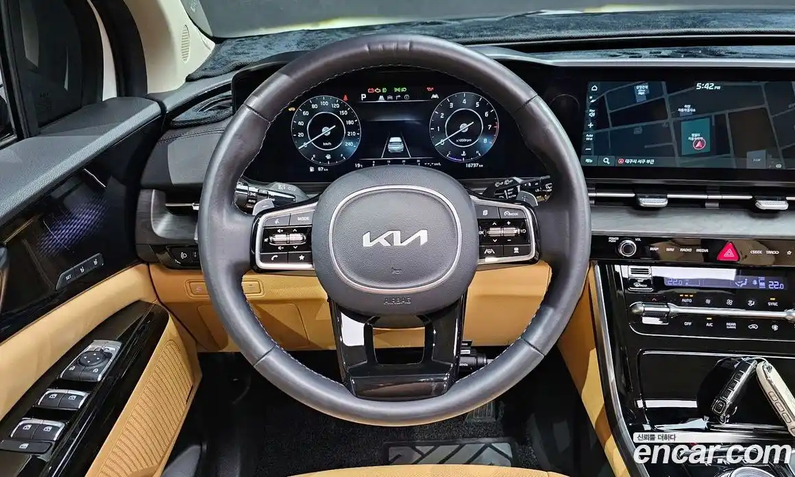 Kia Canival 2023 3.5 Автомат в Москве № 928888, фото 13