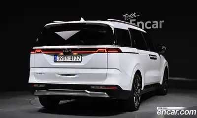 Kia Canival 2023 3.5 Автомат в Москве № 928888, миниатюра 2