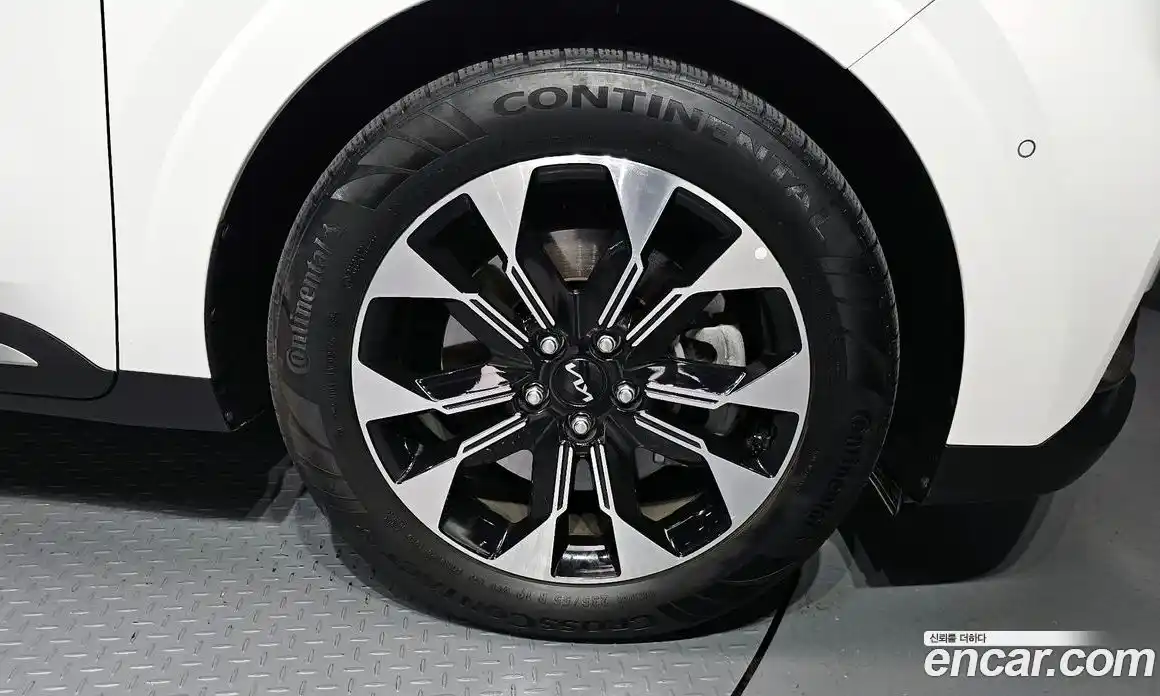 Kia Canival 2023 3.5 Автомат в Москве № 928888, фото 5