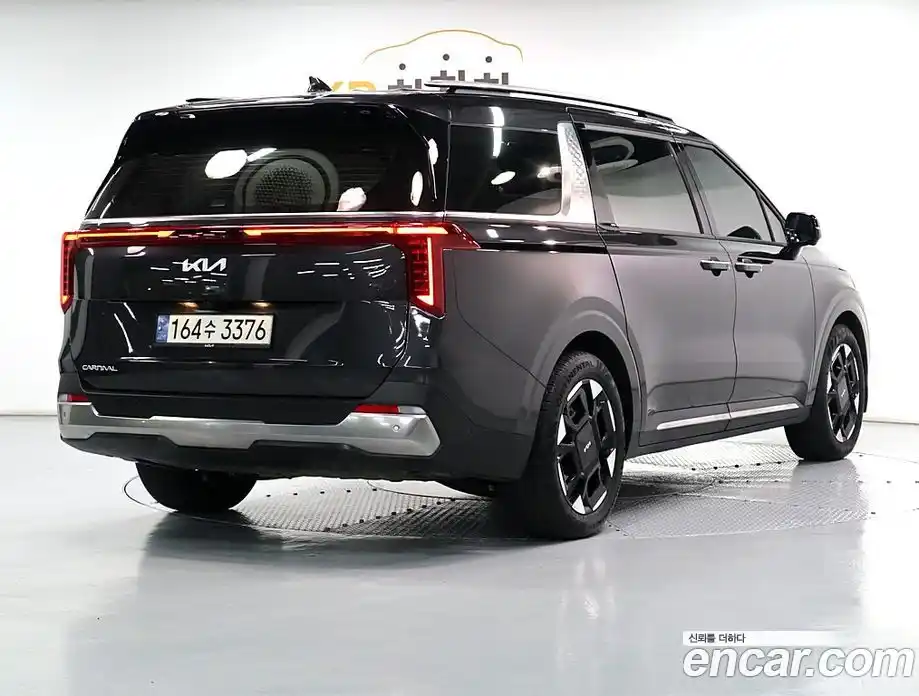 Kia Canival 2024 3.5 Автомат в Москве № 928955, фото 3