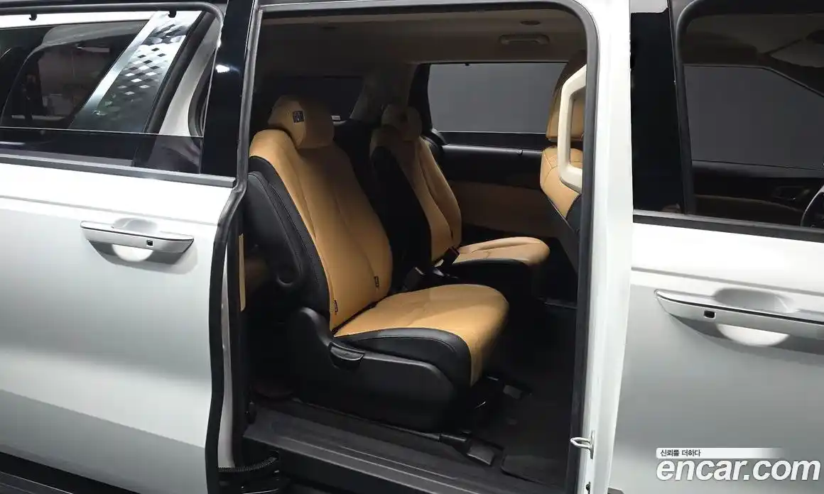 Kia Canival 2021 2.2 Автомат в Москве № 929038, фото 12