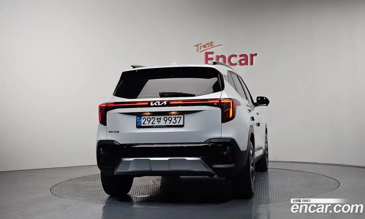 Kia Seltos 2023 1.6 Автомат в Москве № 929119, фото 4