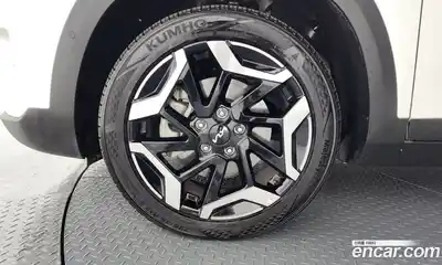 Kia Seltos 2023 1.6 Автомат в Москве № 929119, миниатюра 5