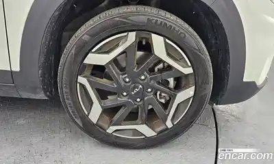 Kia Seltos 2022 1.6 Автомат в Москве № 929127, миниатюра 4