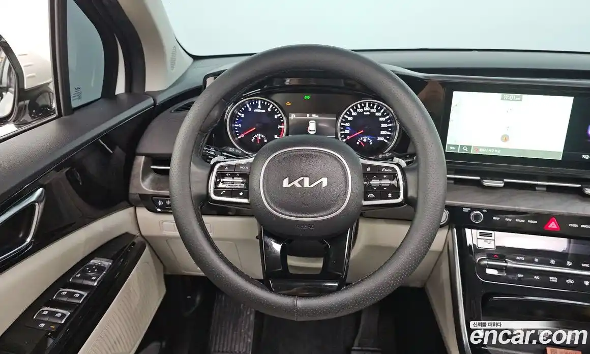 Kia Canival 2023 3.5 Автомат в Москве № 929371, фото 13