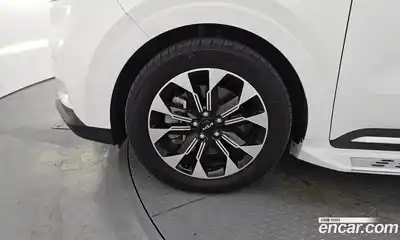 Kia Canival 2023 3.5 Автомат в Москве № 929371, миниатюра 5