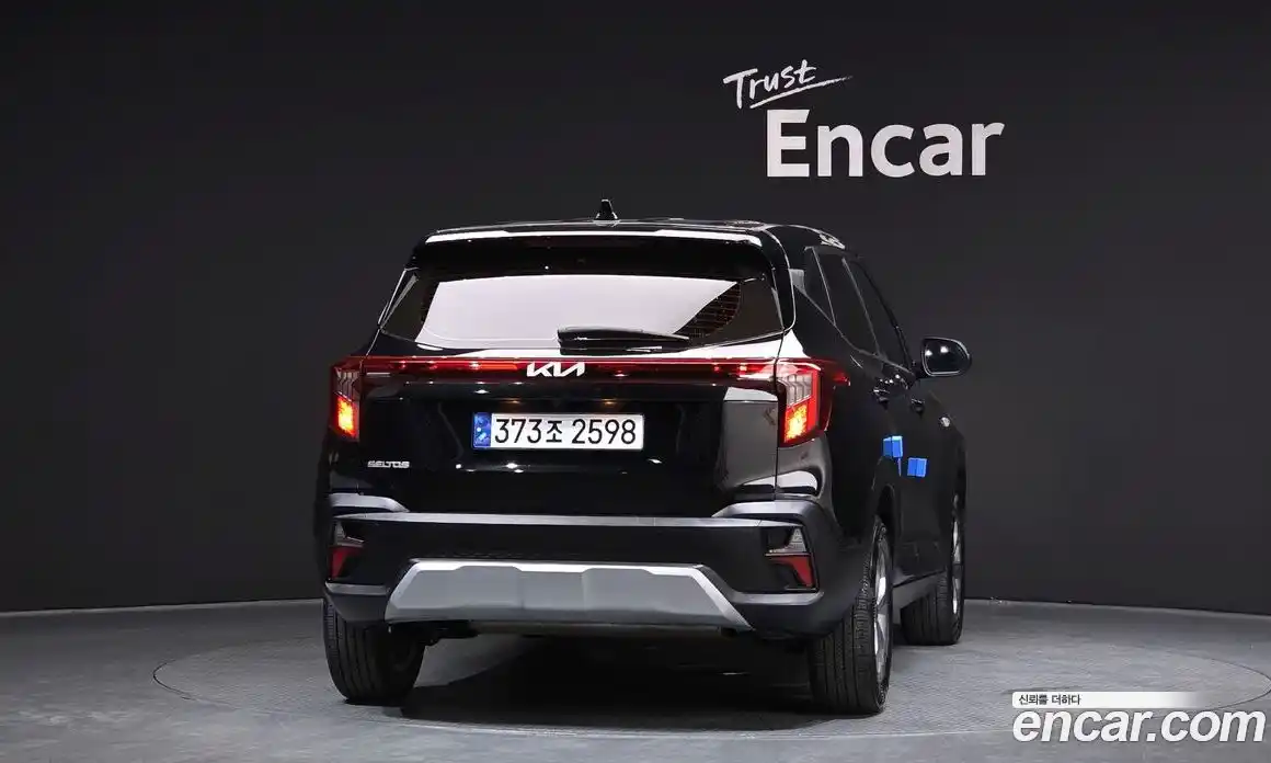 Kia Seltos 2024 2.0 Автомат в Москве № 929422, фото 4