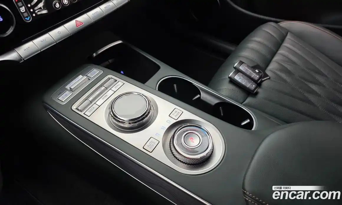 Genesis GV70 2022 2.5 Автомат в Москве № 930719, фото 8