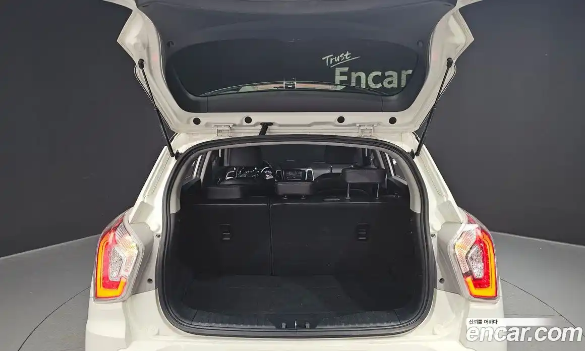 SsangYong TIBOLI 2015 1.6 Автомат в Москве № 932859, фото 20