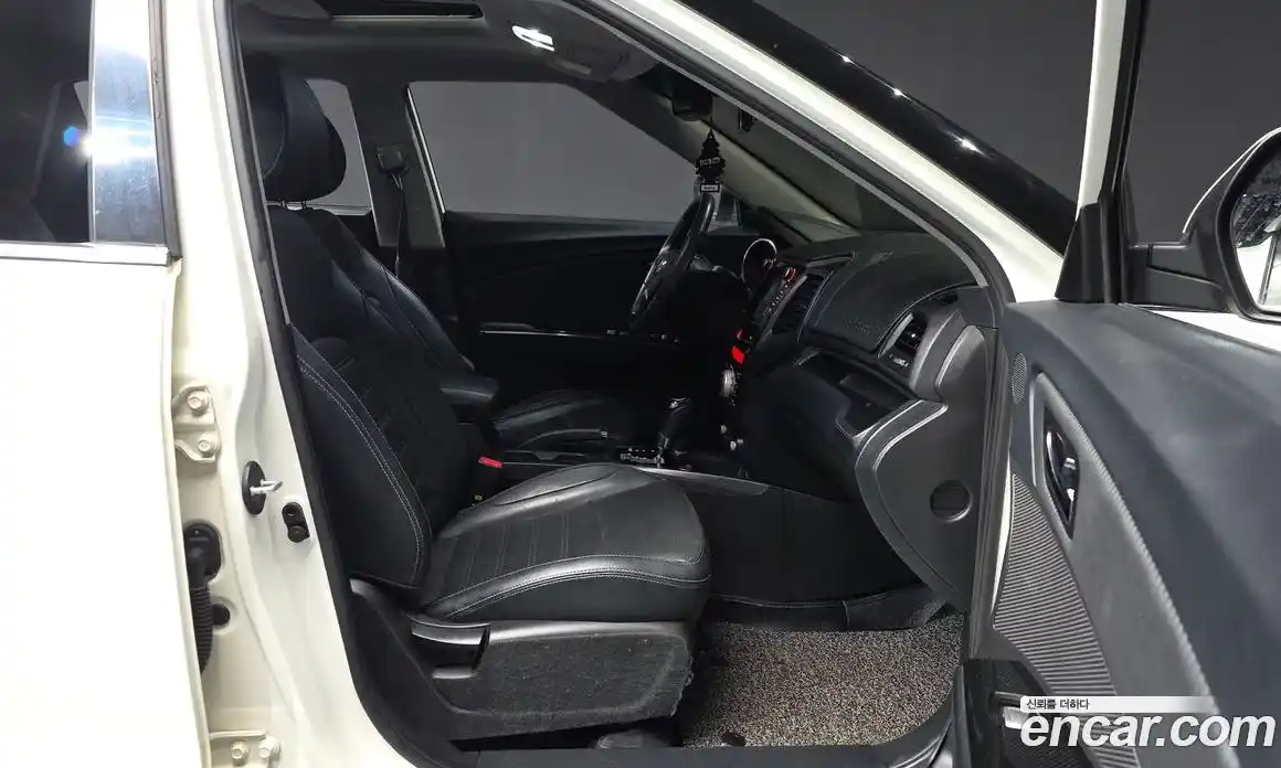 SsangYong TIBOLI 2016 1.6 Автомат в Москве № 933117, фото 11