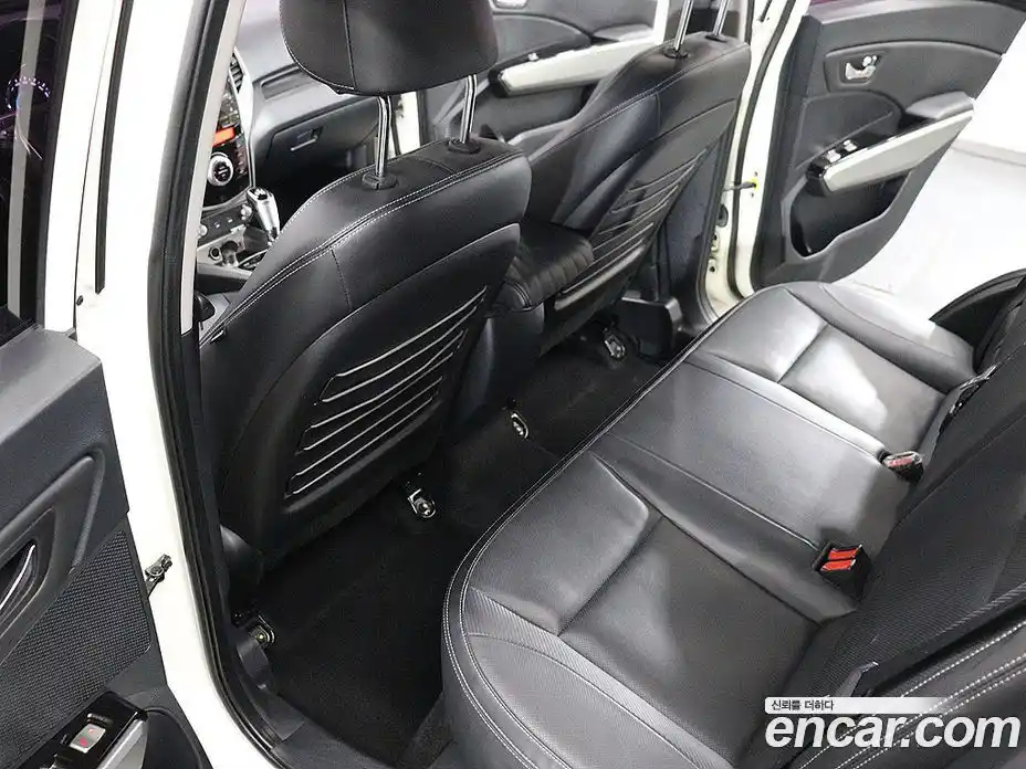 SsangYong TIBOLI 2015 1.6 Автомат в Москве № 933939, фото 16
