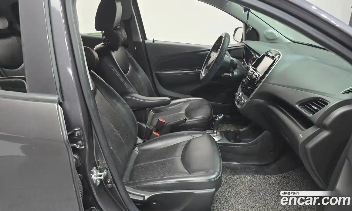 Chevrolet Spark 2015 1.0 Автомат в Москве № 934676, фото 10