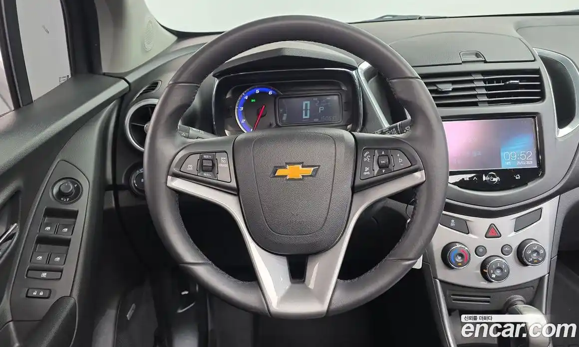 Chevrolet Trax 2015 1.6 гидро в Москве № 936298, фото 15