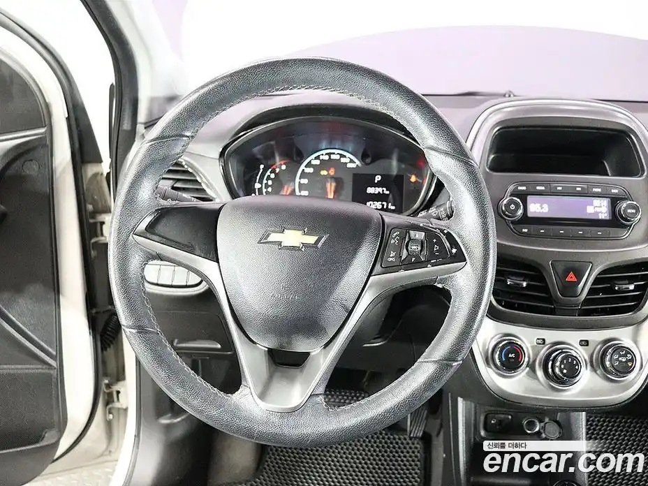 Chevrolet Spark 2016 1.0 Автомат в Москве № 936781, фото 16