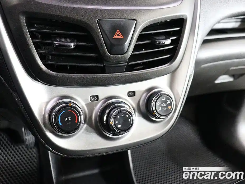 Chevrolet Spark 2016 1.0 Автомат в Москве № 936781, фото 9