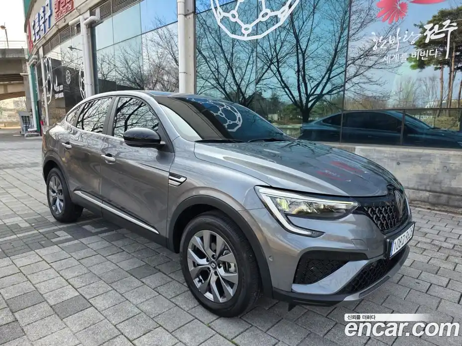 Renault Arkana 2024 1.6 Автомат в Москве № 937050, фото 3