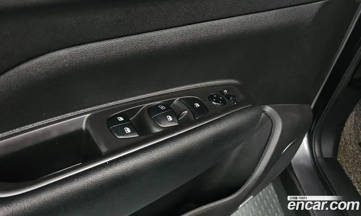 Renault QM6 2017 2.0 гидро в Москве № 937346, фото 17
