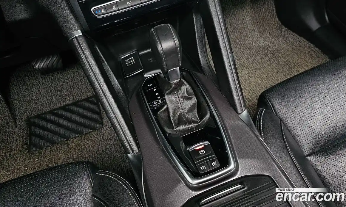 Renault QM6 2017 2.0 гидро в Москве № 937346, фото 9