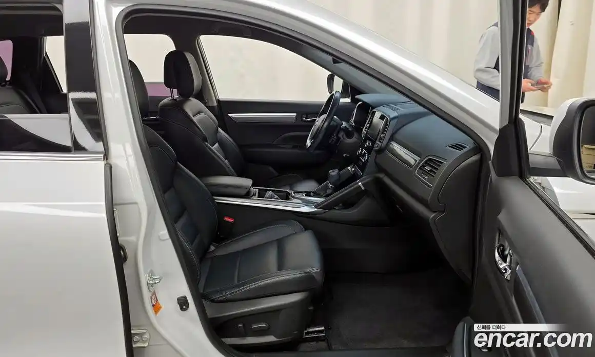 Renault QM6 2017 2.0 гидро в Москве № 937570, фото 11