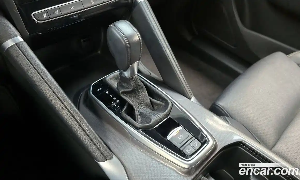 Renault QM6 2017 2.0 гидро в Москве № 937570, фото 9