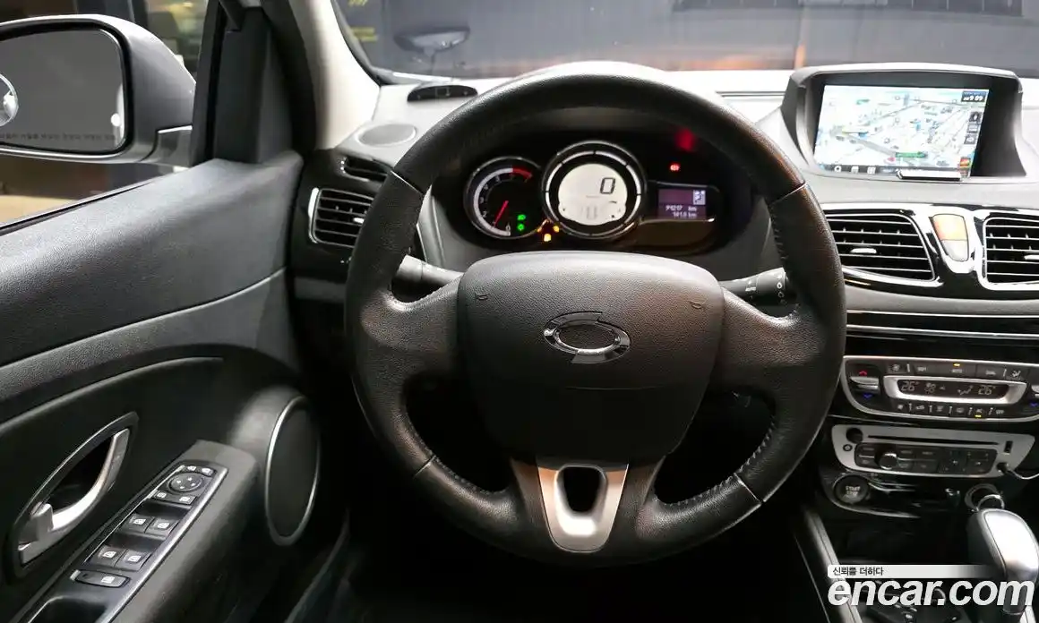 Renault SM3 2015 1.6 гидро в Москве № 937733, фото 13