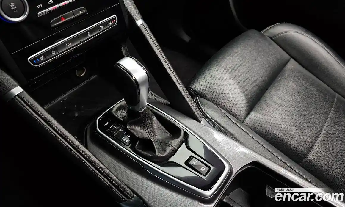 Renault QM6 2017 2.0 гидро в Москве № 938331, фото 9