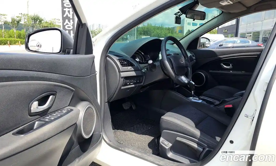 Renault SM3 2014 1.6 гидро в Москве № 106932, фото 11