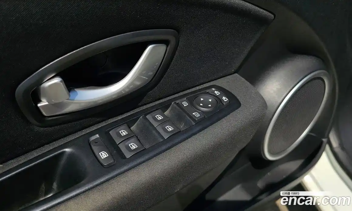 Renault SM3 2014 1.6 гидро в Москве № 106932, фото 18