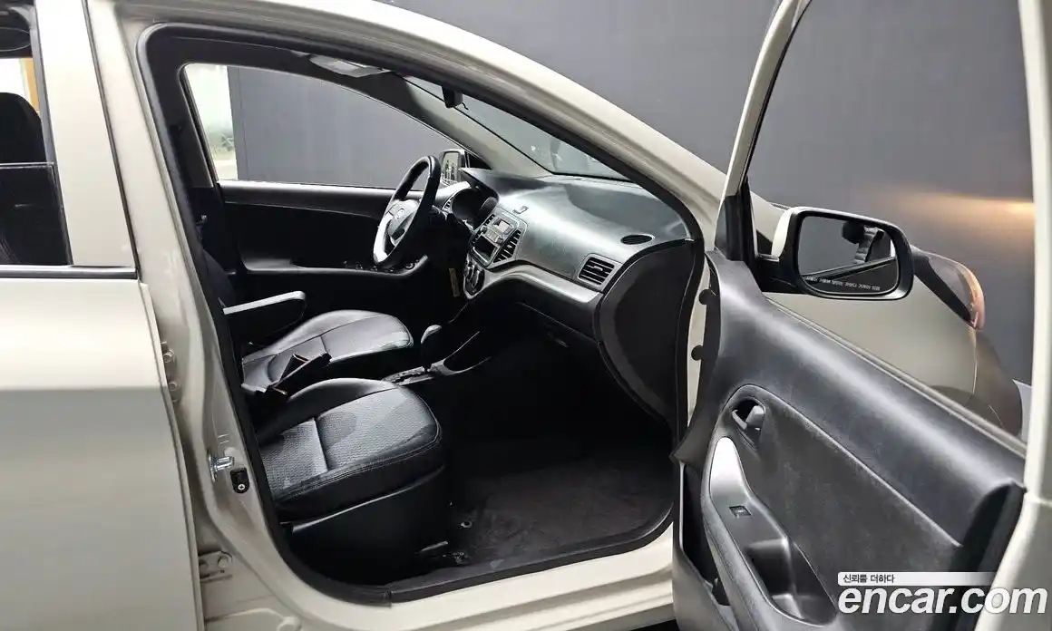 Kia Morning 2012 1.0 Автомат в Москве № 120830, фото 18