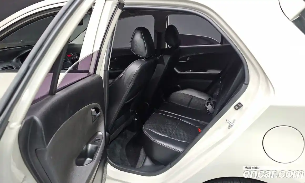 Kia Morning 2012 1.0 Автомат в Москве № 120830, фото 19