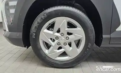 Hyundai Kona 2023 1.6 Автомат в Москве № 926591, миниатюра 5