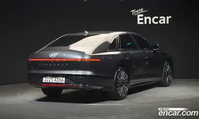 Hyundai Grandeur 2023 2.5 Автомат в Москве № 926848, миниатюра 2