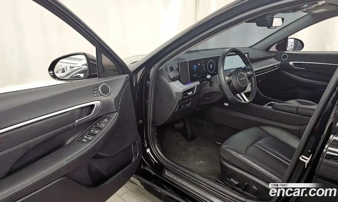 Hyundai Sonata 2023 1.6 Автомат в Москве № 927038, фото 9