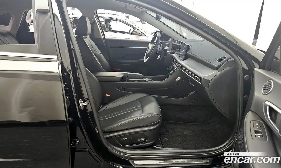 Hyundai Sonata 2023 1.6 Автомат в Москве № 927038, фото 10