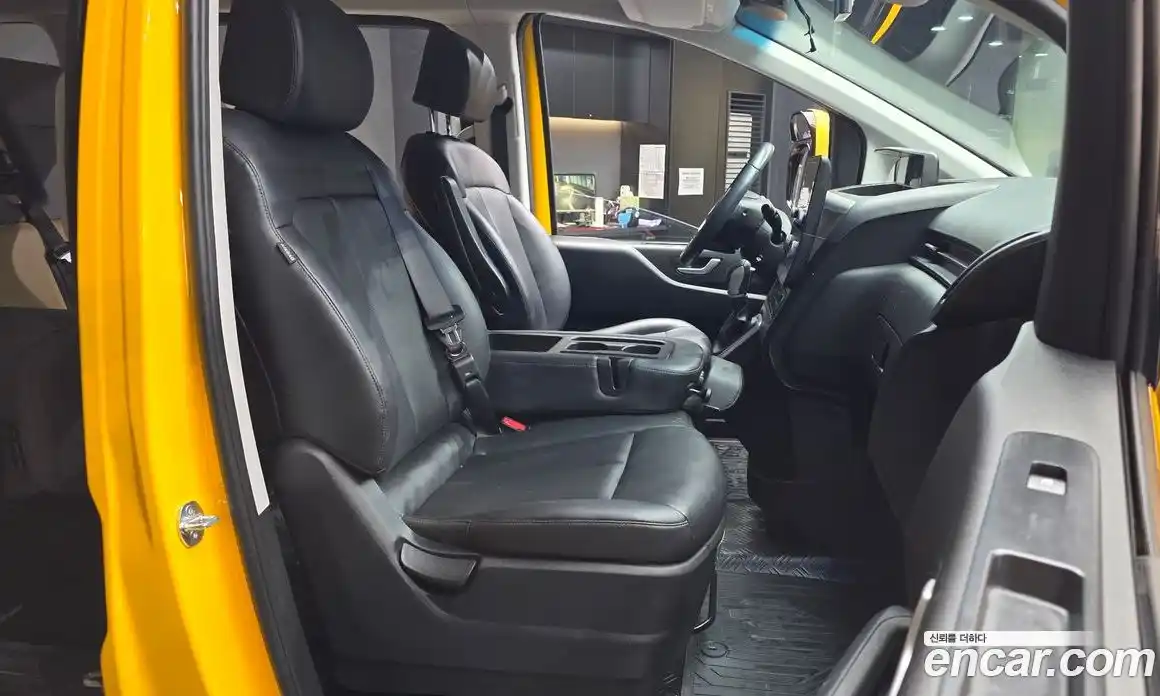 Hyundai Staria 2023 3.5 Автомат в Москве № 927523, фото 11