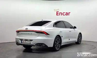 Hyundai Grandeur 2022 2.5 Автомат в Москве № 927867, миниатюра 2