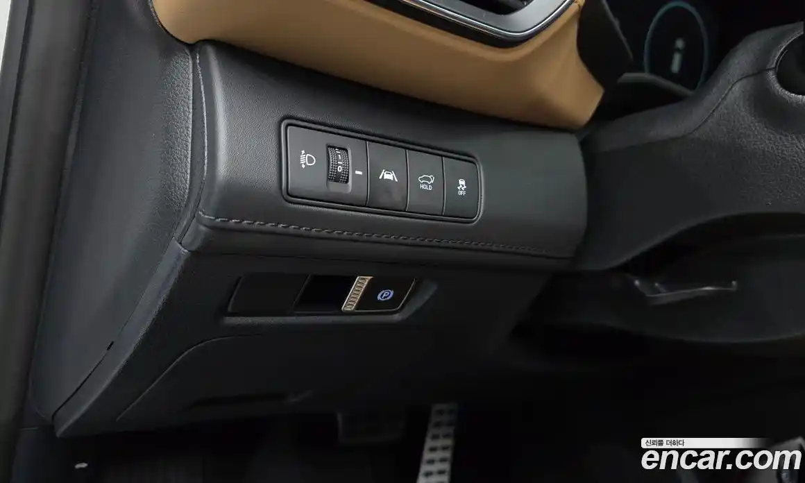 Hyundai Santa Fe 2023 1.6 Автомат в Москве № 928147, фото 13